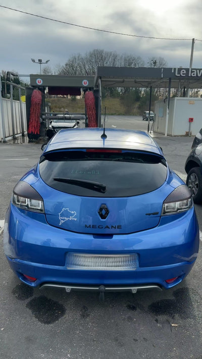 Logo Renault Megane 3, Captur et Clio Noir Brillant (13-18) - vue arrière - Becquet Voiture