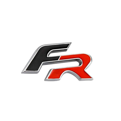 Logo Seat FR 3D Noir Rouge Bleu Chrome - détail du montage - Becquet Voiture
