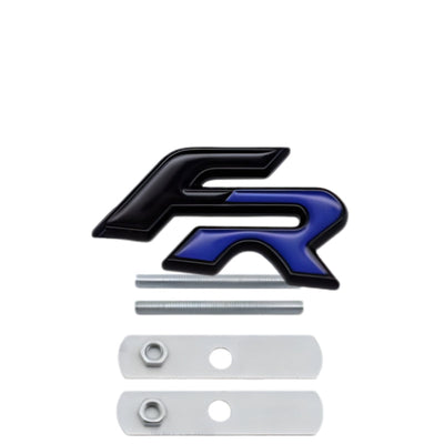 Logo Seat FR 3D Noir Rouge Bleu Chrome - vue rapprochée - Becquet Voiture