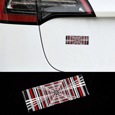 Logo Tesla PLAID 11x4cm Noir Model S X - vue de profil - Becquet Voiture
