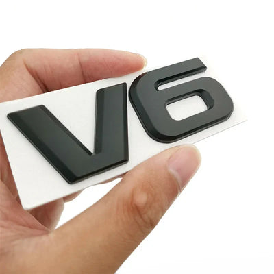 Logo V6 V8 Ford Mustang Noir Chrome - packshot studio - Becquet Voiture