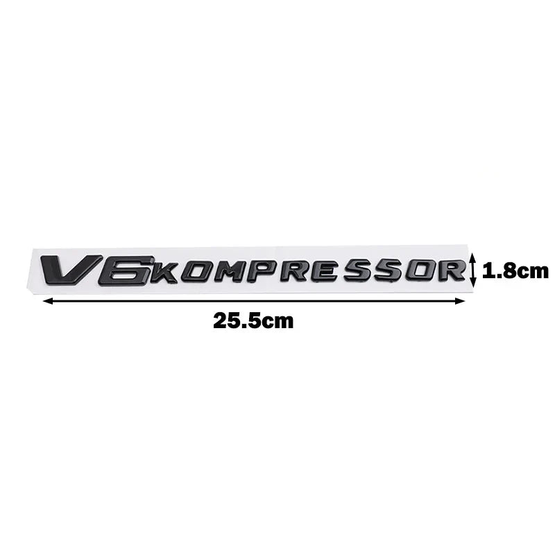 Logo V6 V8 Kompressor Mercedes Noir Chrome - en situation - Becquet Voiture