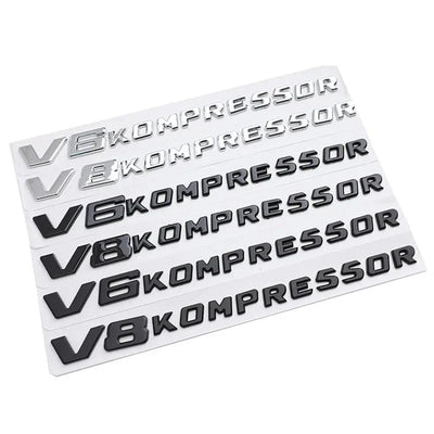 Logo V6 V8 Kompressor Mercedes Noir Chrome - vue de profil - Becquet Voiture