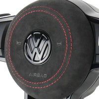 Logo Volant Aluminium VW Golf 5 6 7 GTI R - vue de trois-quarts 2 - Becquet Voiture
