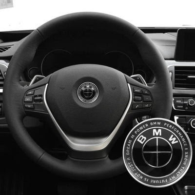 Logo Volant BMW 45mm Carbone Bleu Blanc M Perf - détail du montage - Becquet Voiture