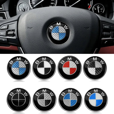 Logo Volant BMW 45mm Carbone Bleu Blanc M Perf - packshot studio - Becquet Voiture