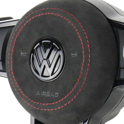 Logo Volant VW Golf 7 Noir 40mm 50mm - vue de profil - Becquet Voiture