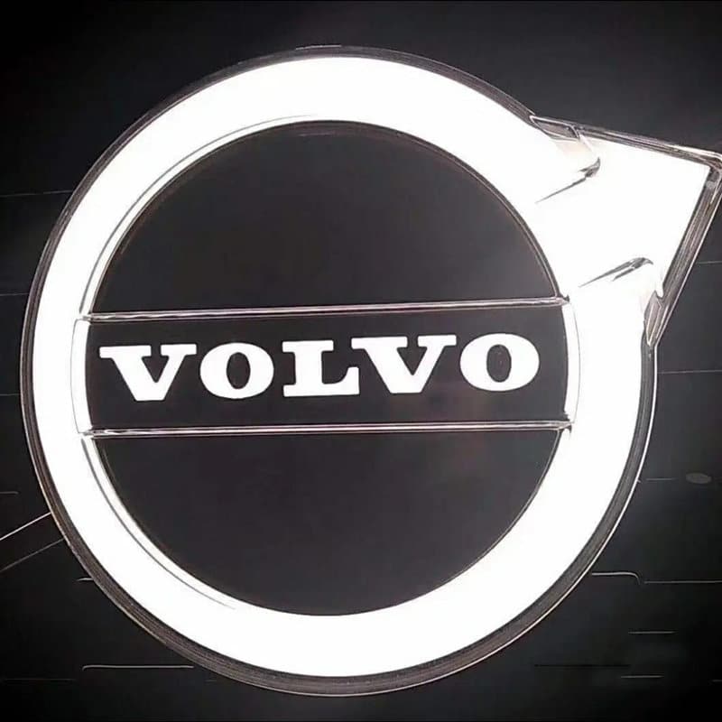Logo Volvo Lumineux Calandre LED Blanc S60 S90 XC40 - packshot studio - Becquet Voiture