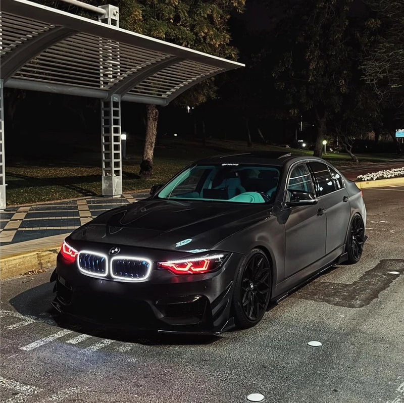Lumière LED Calandre BMW Série 3 F30 2013-2018 M Performance - vue de trois-quarts - Becquet Voiture