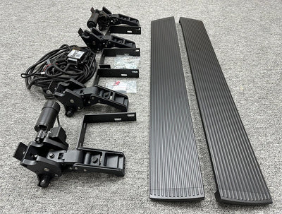 Marchepieds Électriques Rétractables Mercedes Classe G W463 2000-2018 - vue de trois-quarts - Becquet Voiture