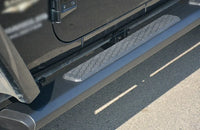 Marchepieds Latéraux Aluminium Jeep Wrangler JL 2 Portes 2018-2025 - installé sur véhicule - Becquet Voiture