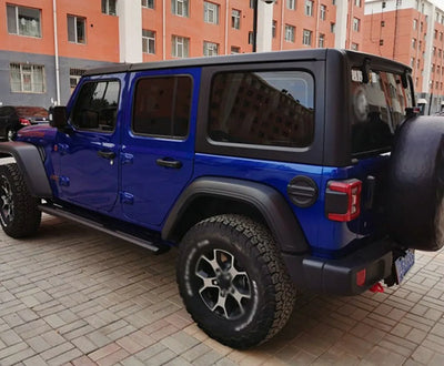 Marchepieds Latéraux Aluminium Jeep Wrangler JL 2018-2025 - installé sur véhicule - Becquet Voiture