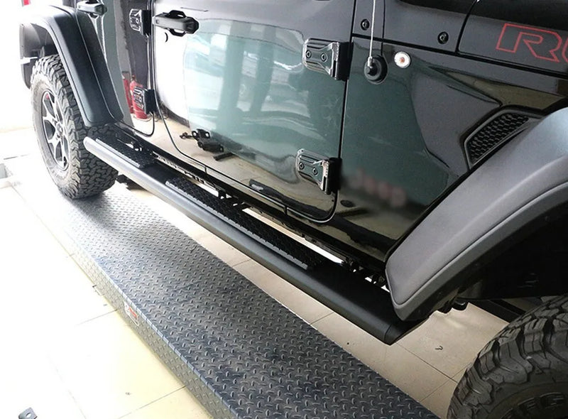 Marchepieds Latéraux Aluminium Jeep Wrangler JL 2018-2025 - vue arrière - Becquet Voiture