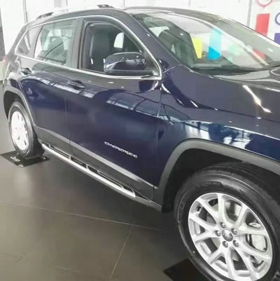 Marchepieds Latéraux Jeep Cherokee KL 2014-2023 - packshot studio - Becquet Voiture