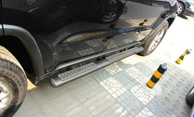 Marchepieds Latéraux Jeep Grand Cherokee 2011-2021 - vue de trois-quarts - Becquet Voiture