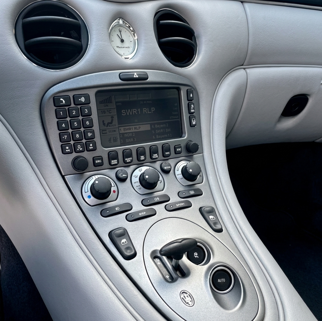 https://cdn.shopify.com/s/files/1/0565/4957/2747/files/maserati_4200_boutons_buttons_console_centrale_interior_interieur2.png?v=1777317723