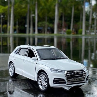 Miniature Audi Q5 1:32 - installé sur véhicule - Becquet Voiture