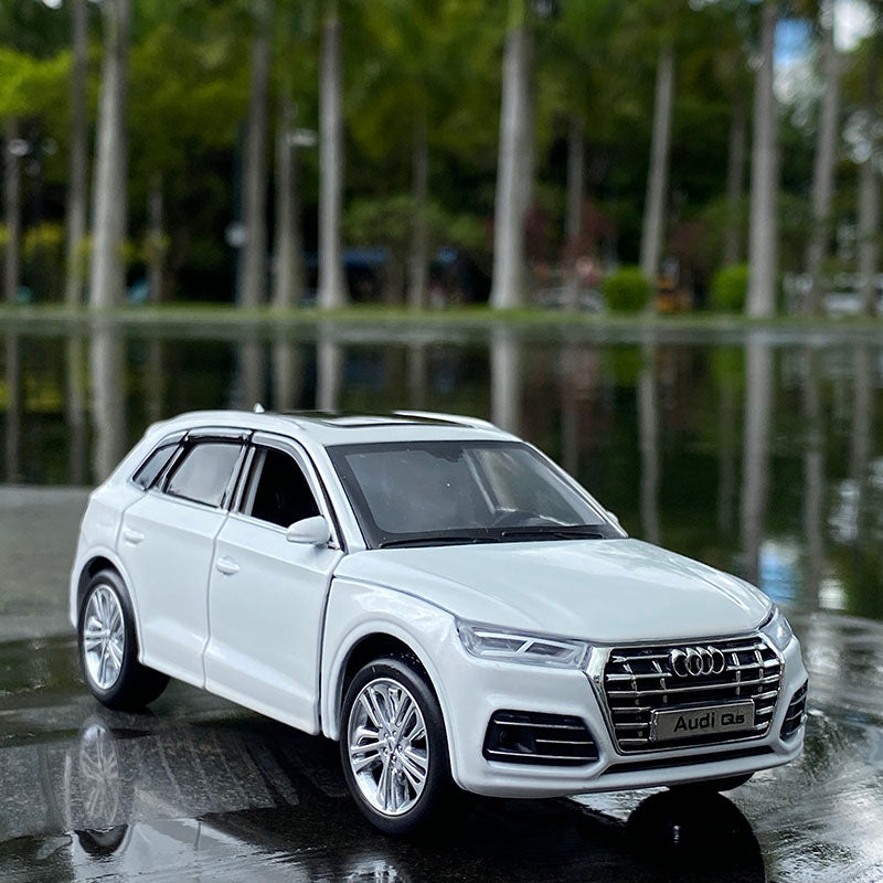 Miniature Audi Q5 1:32 - installé sur véhicule - Becquet Voiture