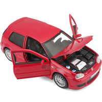 Volkswagen Golf 4 R32 Miniature Scale 1:24 - three-quarter view - Becquet Voiture