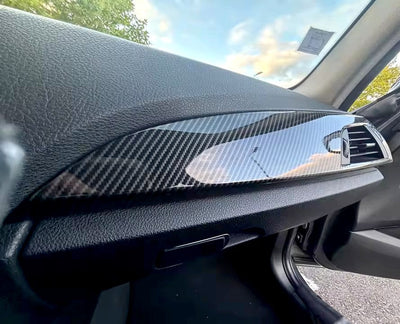 Pack inserts carbone BMW Série 1 F20 - vue de trois-quarts - Becquet Voiture