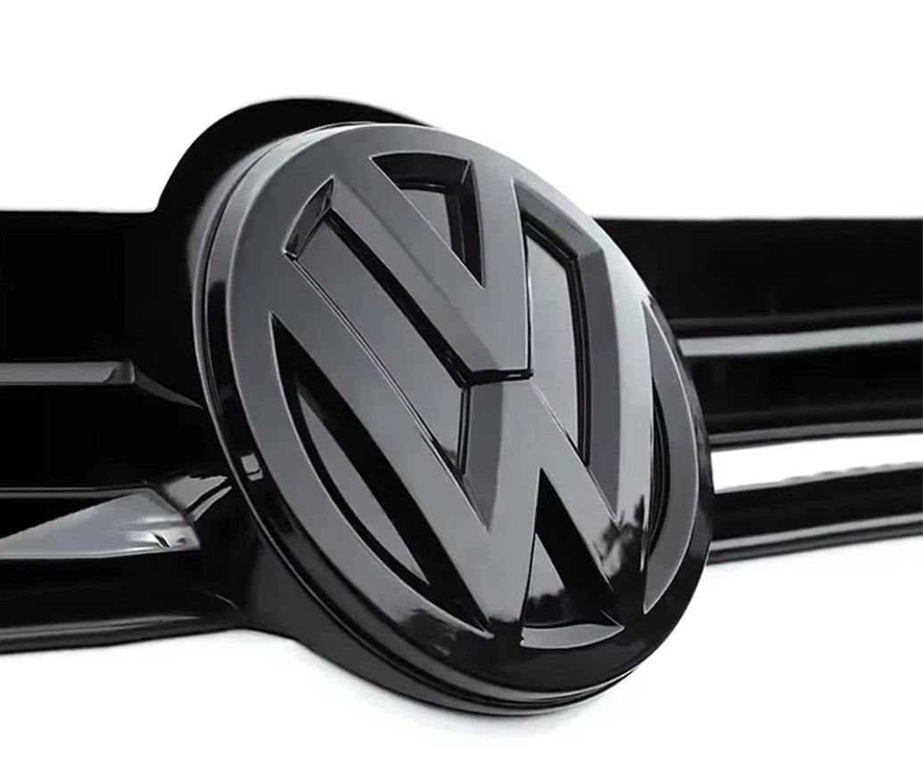 Pack logos noirs VW Golf 6 - vue de face - Becquet Voiture