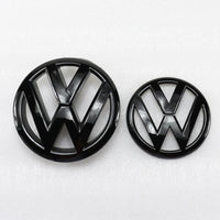 Pack logos noirs VW Golf 6 - vue de trois-quarts - Becquet Voiture