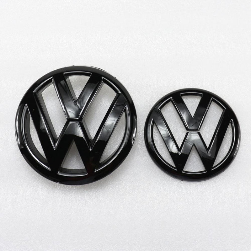 Pack logos noirs VW Golf 6 - vue de trois-quarts - Becquet Voiture
