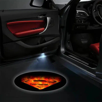 Paire de projecteurs LED porte voiture Superman logo Marvel - vue de profil - Becquet Voiture