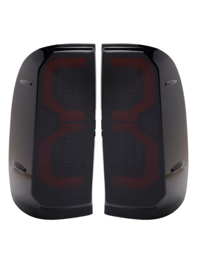 Paire Feux Arrière Dynamiques Toyota Hilux Vigo 2012-2014 - en situation - Becquet Voiture
