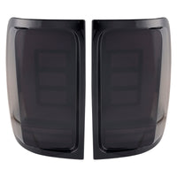 Paire Feux Arrière LED Fumés VW Amarok V6 2008-2019 - détail du montage - Becquet Voiture
