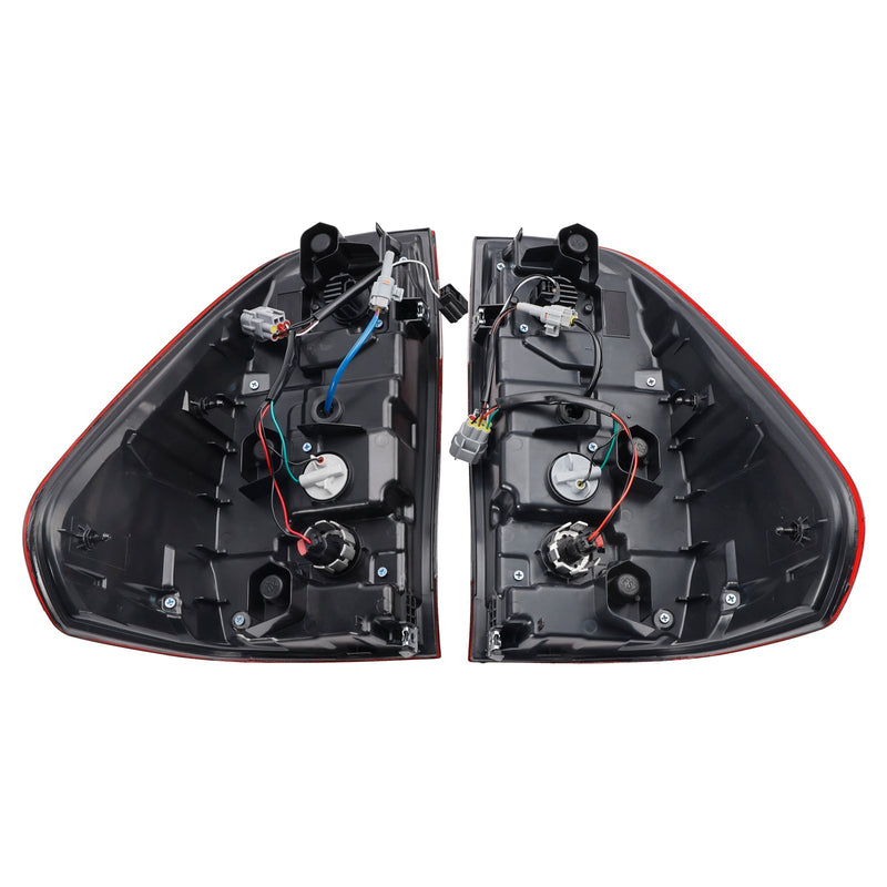 Paire Feux Arrière LED Toyota Hilux Revo Rocco 2015-2021 Rouge - vue rapprochée - Becquet Voiture
