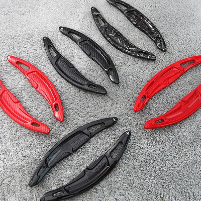 Palette au Volant Porsche Panamera Macan Cayenne 911 718 - vue de trois-quarts - Becquet Voiture