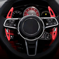Palette au Volant Porsche Panamera Macan - vue de trois-quarts - Becquet Voiture