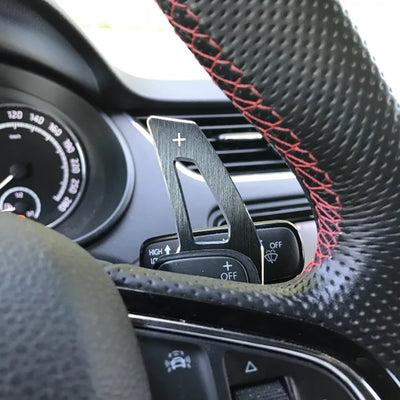 Palettes au volant Volkswagen Golf 5, 6 GTI - vue arrière - Becquet Voiture