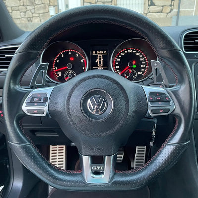 Palettes au volant Volkswagen Golf 5, 6 GTI - vue de profil - Becquet Voiture