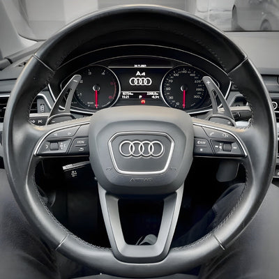 Palettes Volant Extension Audi B9 Imitation Carbone - vue de trois-quarts - Becquet Voiture