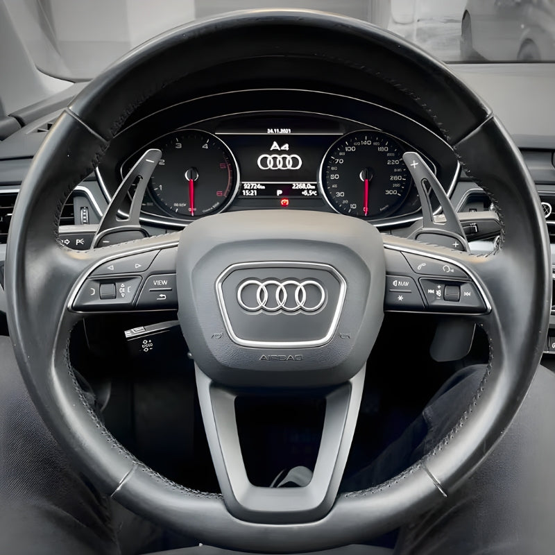 Palettes Volant Extension Audi B9 Imitation Carbone - vue de trois-quarts - Becquet Voiture