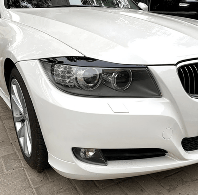 Paupières Phares Avant Performance BMW Série 3 E90 2006-2013 - vue de face - Becquet Voiture
