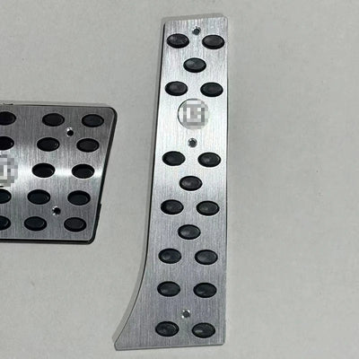 Pédales Aluminium Antidérapantes Mercedes Classe G W463 W464 - vue de trois-quarts - Becquet Voiture