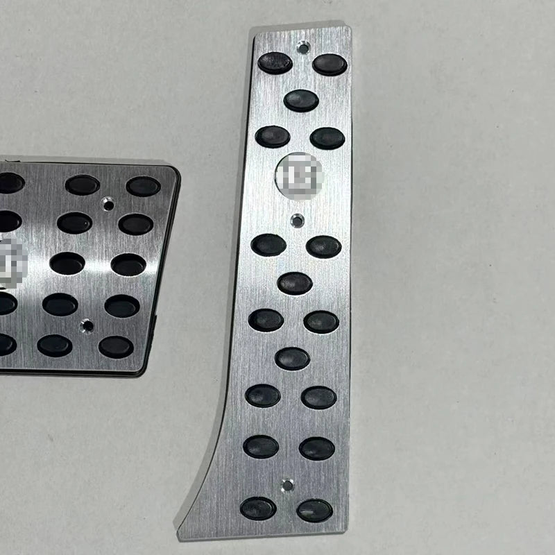 Pédales Aluminium Antidérapantes Mercedes Classe G W463 W464 - vue de trois-quarts - Becquet Voiture