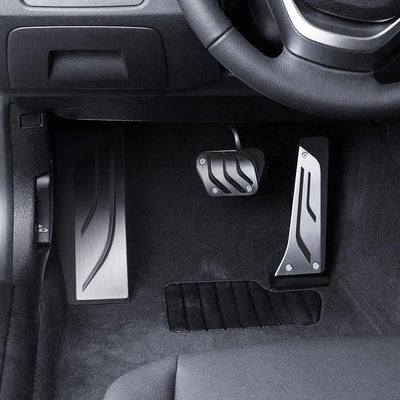 Pédales Sport BMW Série 2 3 4 F30 F32 - vue de trois-quarts - Becquet Voiture