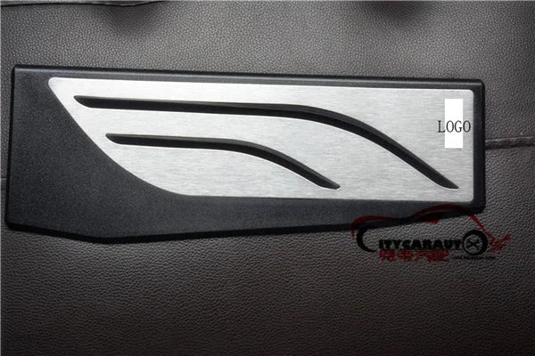 Pédales Sport BMW Série 5 F10 520 525 528 - détail du montage - Becquet Voiture