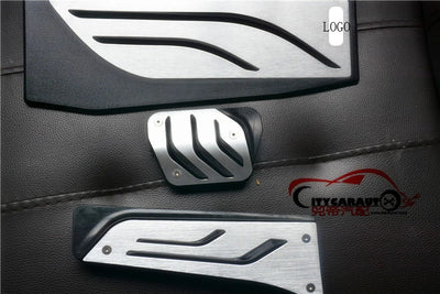 Pédales Sport BMW Série 5 F10 520 525 528 - packshot studio - Becquet Voiture