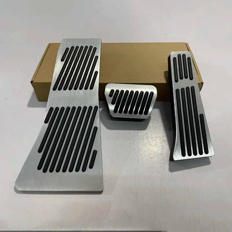 Pédales Sport BMW X5 M F85 F86 2015-2019 - vue de trois-quarts - Becquet Voiture