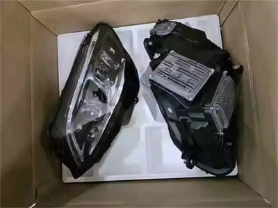 Phare Avant LED Mercedes Classe C W205 AMG DRL 2015-2021 - vue de trois-quarts - Becquet Voiture