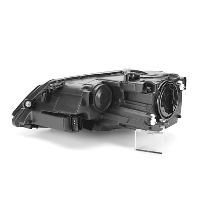 Phare Avant Volkswagen Jetta VI 2010-2015 - vue de trois-quarts - Becquet Voiture