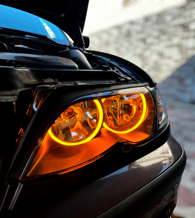 Phares Angel Eyes LED BMW Série 3 E46 - vue de trois-quarts 2 - Becquet Voiture