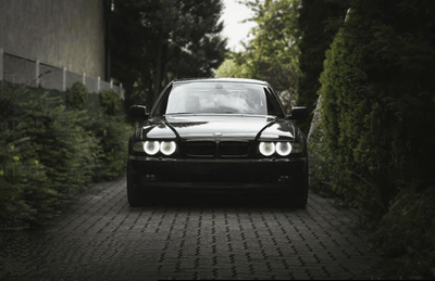 Phares LED Angel Eyes BMW Série 7 E38 - vue de face - Becquet Voiture