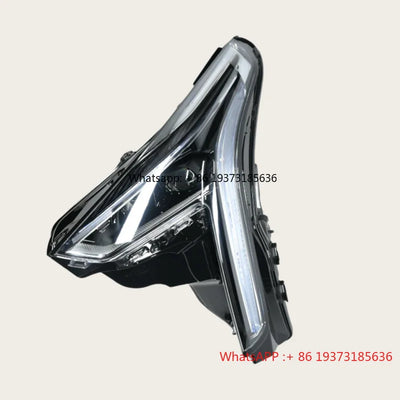 Phares LED Cadillac CT6 - vue de trois-quarts - Becquet Voiture
