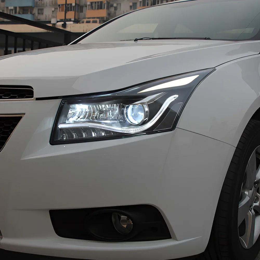 Phares LED Chevrolet Cruze 2009-2014 Projecteur Tuning - vue de face - Becquet Voiture
